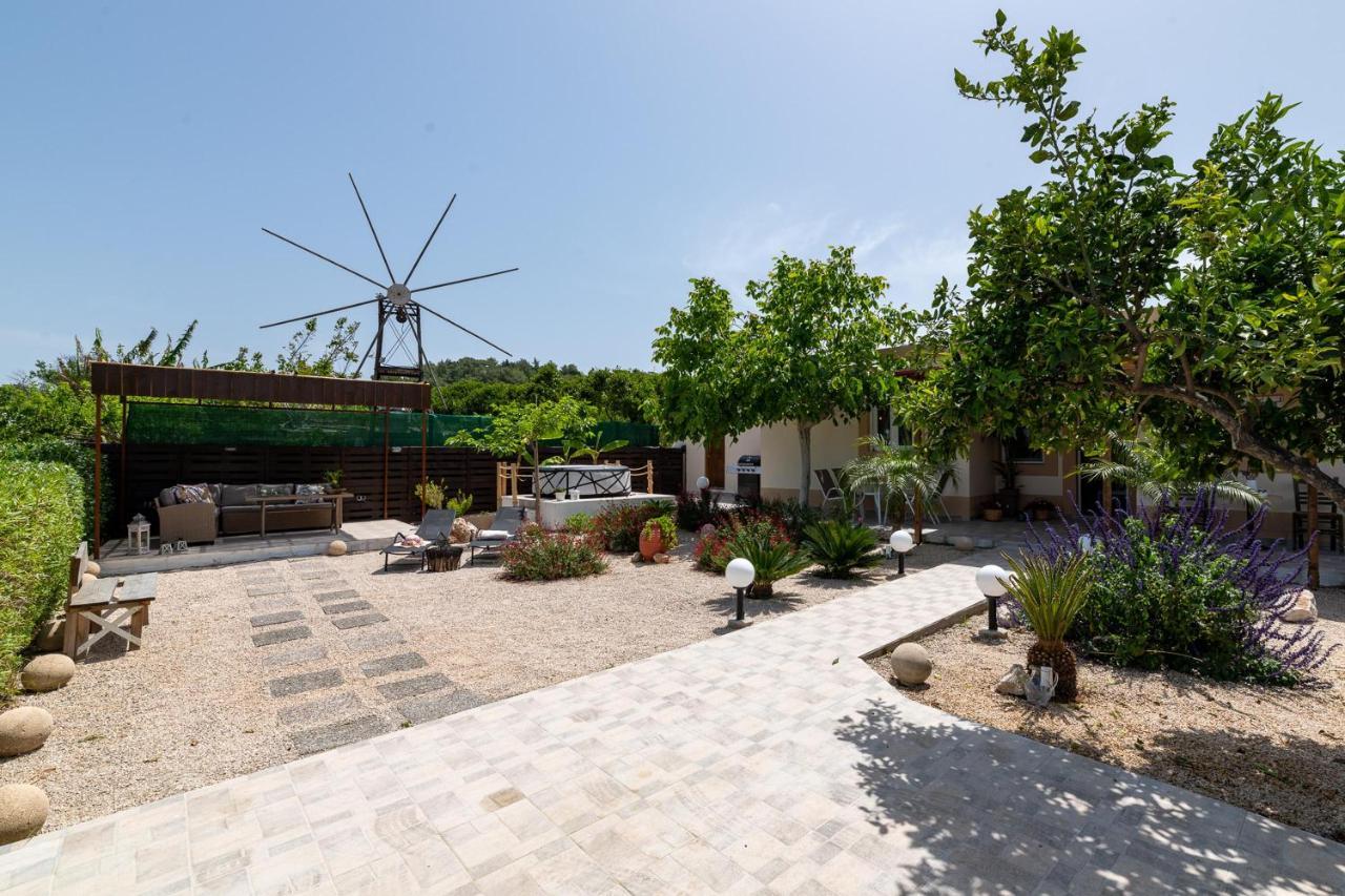 Mikros Paradeisos Apartmán *